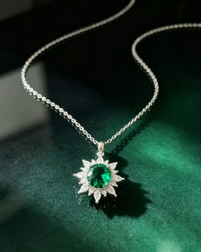 Sunflower Pendant Necklace — Green